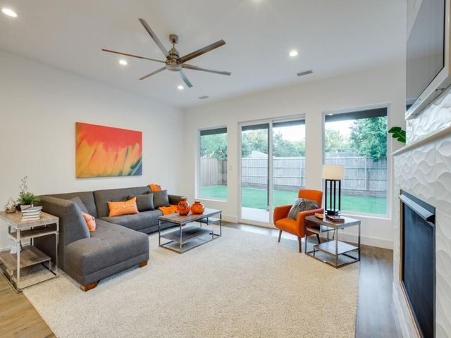 4310 Merrell Road, Dallas, TX 75229