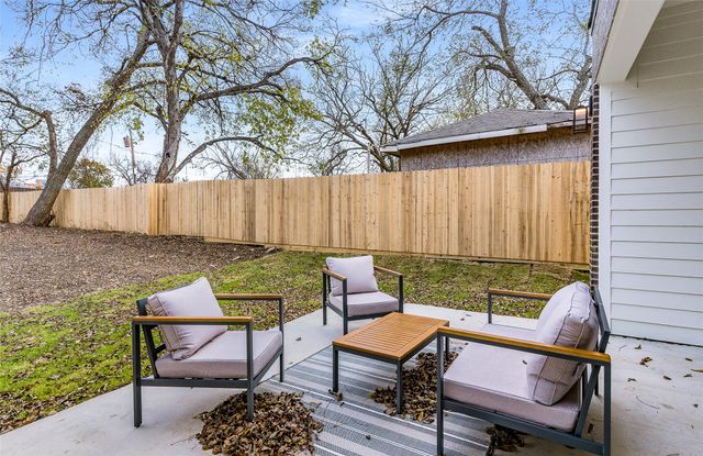 1510 Marfa Avenue, Dallas, TX 75216
