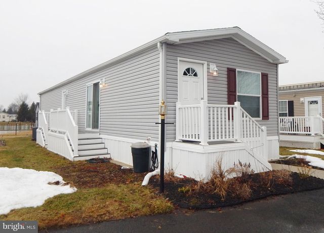 124 PARKSIDE CT, North Wales, PA 19454