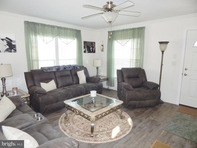 124 PARKSIDE CT, North Wales, PA 19454