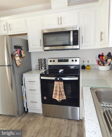 124 PARKSIDE CT, North Wales, PA 19454