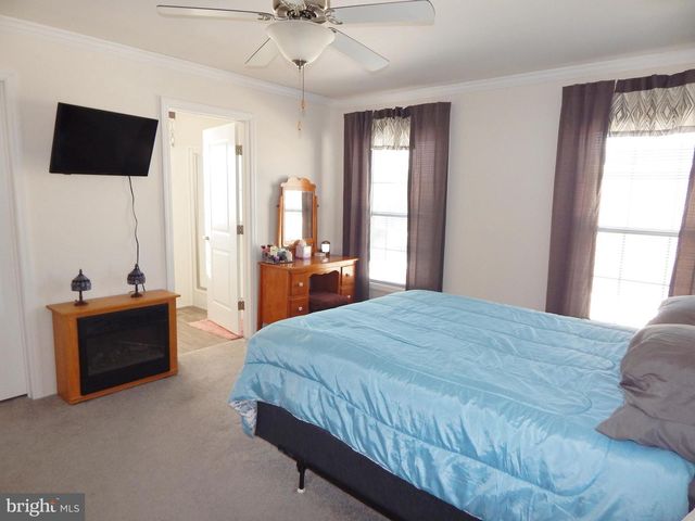 124 PARKSIDE CT, North Wales, PA 19454