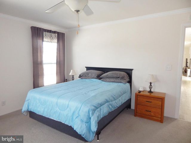 124 PARKSIDE CT, North Wales, PA 19454