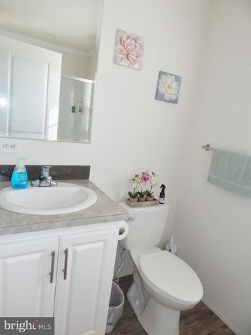 124 PARKSIDE CT, North Wales, PA 19454