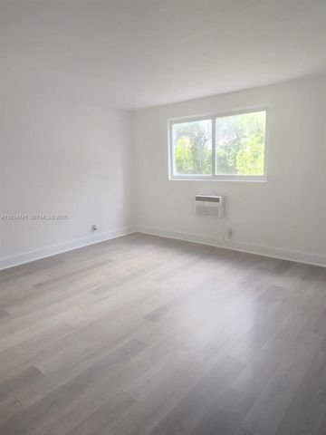 143 SW 9th St 203, Miami, FL 33130