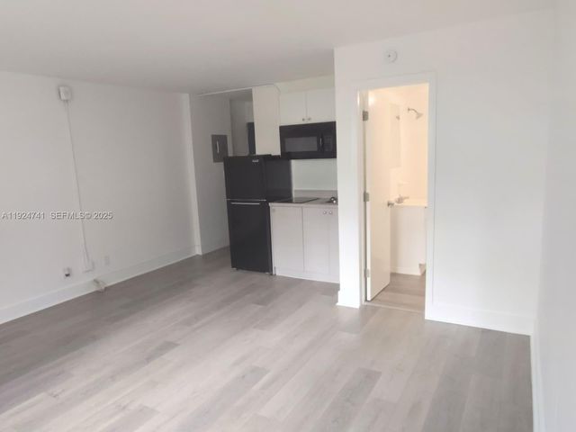 143 SW 9th St 203, Miami, FL 33130