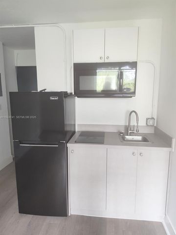 143 SW 9th St 203, Miami, FL 33130