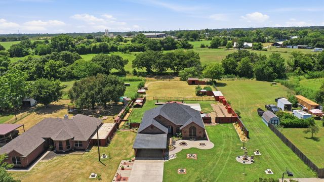 124 Sanchez Creek Court, Weatherford, TX 76088