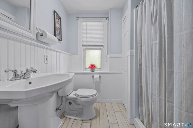 85 School Ground Road, Branford, CT 06405
