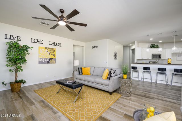 17618 W Crocus Drive, Surprise, AZ 85388