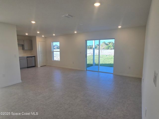 952 SW Richmond Circle SW, Palm Bay, FL 32908