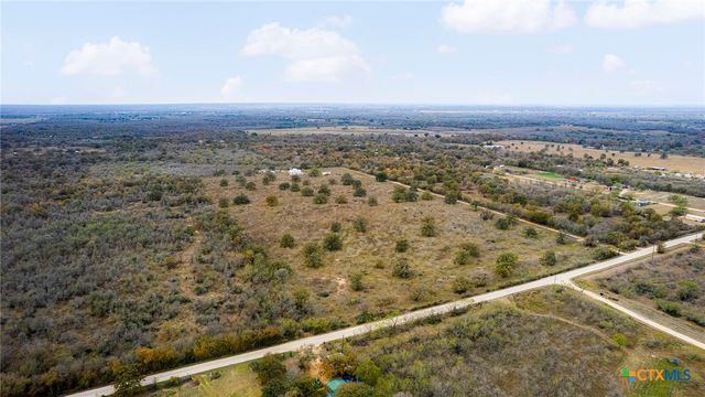 2124 Bugtussle Lane, Luling, TX 78648
