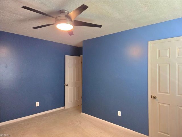 4458 Cherrywood LN, Virginia Beach, VA 23453