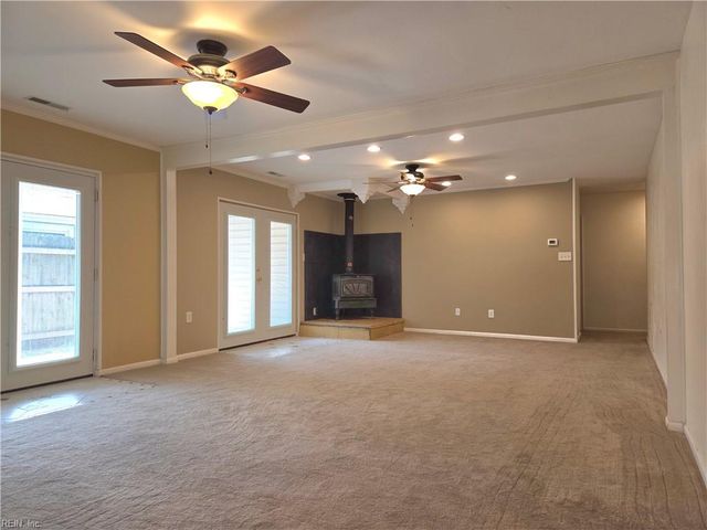4458 Cherrywood LN, Virginia Beach, VA 23453