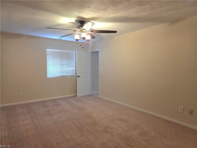 4458 Cherrywood LN, Virginia Beach, VA 23453
