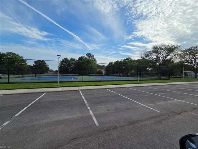 4458 Cherrywood LN, Virginia Beach, VA 23453