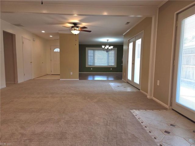 4458 Cherrywood LN, Virginia Beach, VA 23453