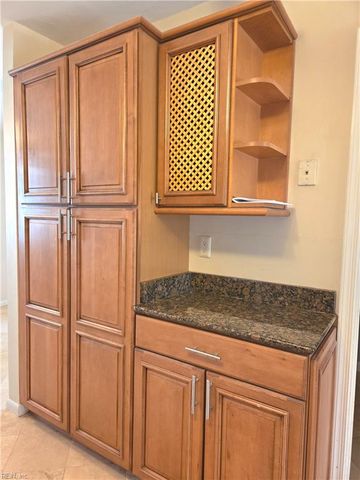 4458 Cherrywood LN, Virginia Beach, VA 23453