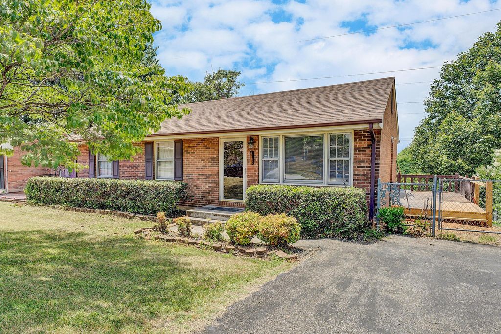4718 Long Acre DR NE, Roanoke, VA 24019