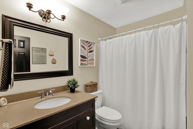 6723 Sundown Drive S, Indianapolis, IN 46254