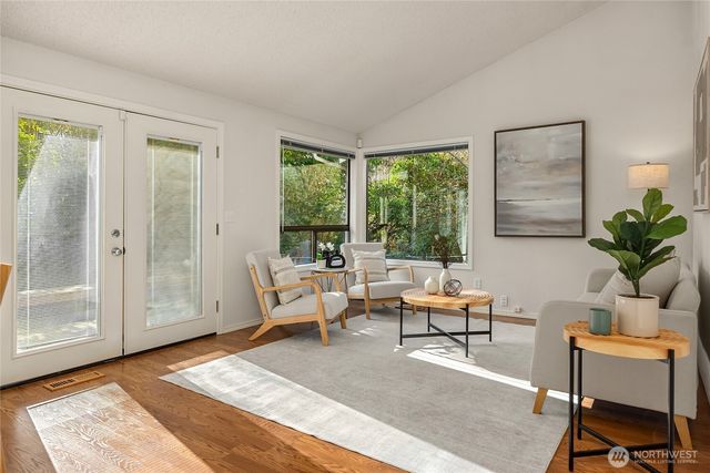 5344 Ruby Place NE, Bainbridge Island, WA 98110