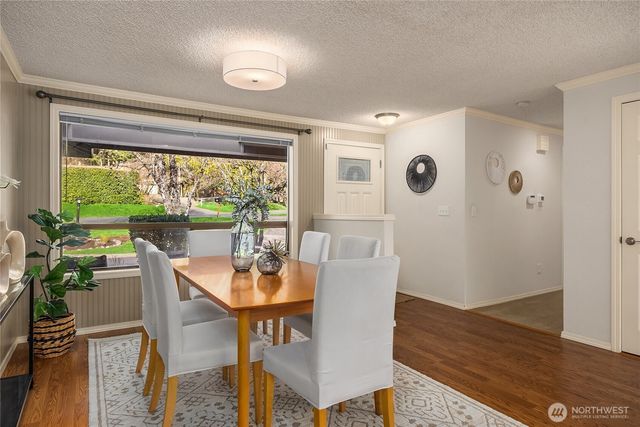 5344 Ruby Place NE, Bainbridge Island, WA 98110