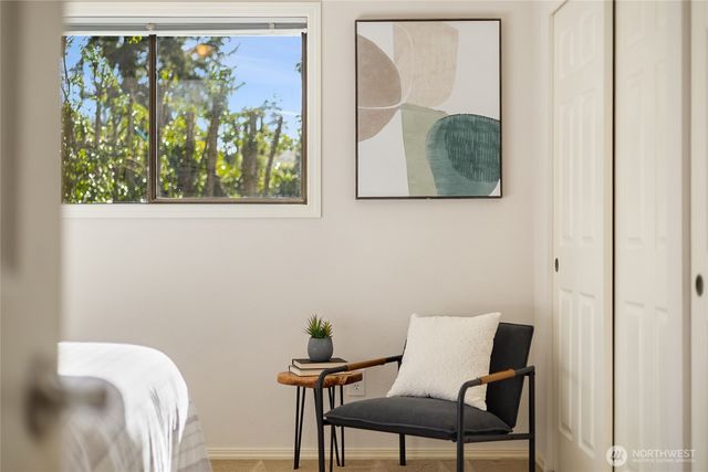 5344 Ruby Place NE, Bainbridge Island, WA 98110