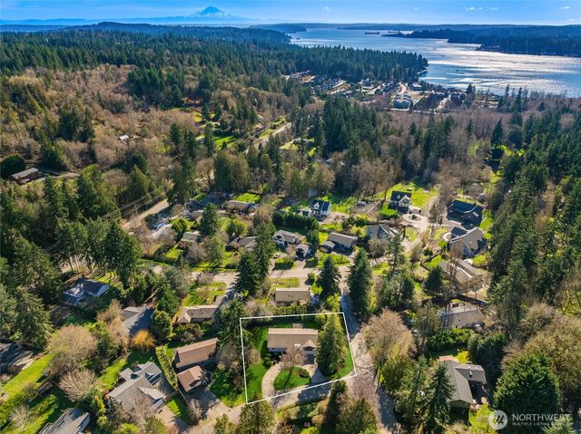 5344 Ruby Place NE, Bainbridge Island, WA 98110