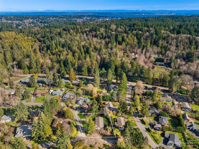 5344 Ruby Place NE, Bainbridge Island, WA 98110