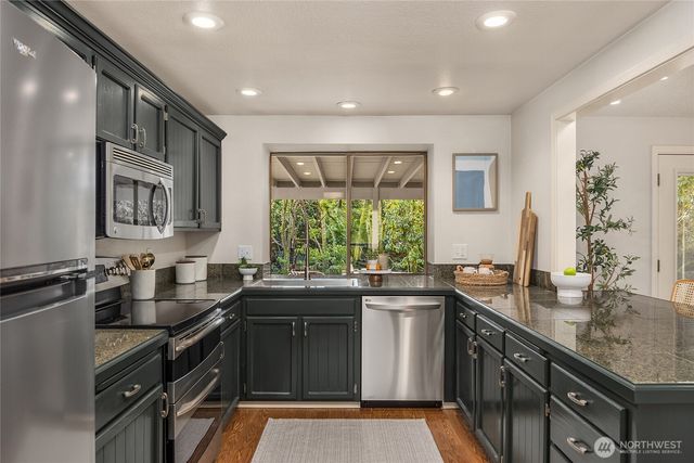 5344 Ruby Place NE, Bainbridge Island, WA 98110