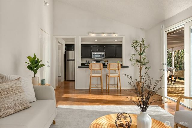 5344 Ruby Place NE, Bainbridge Island, WA 98110