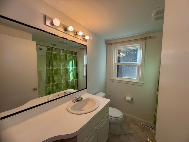 45 Richardson St A, Billerica, MA 01821