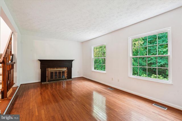 10921 HARPERS SQUARE CT, Reston, VA 20191