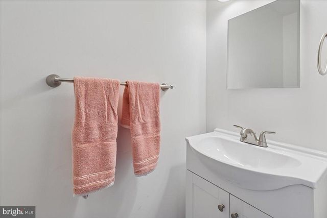 10921 HARPERS SQUARE CT, Reston, VA 20191