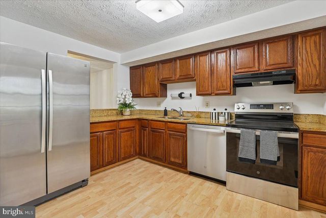 10921 HARPERS SQUARE CT, Reston, VA 20191