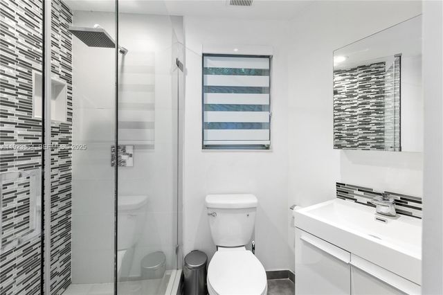 1900 Pizarro St, Coral Gables, FL 33134