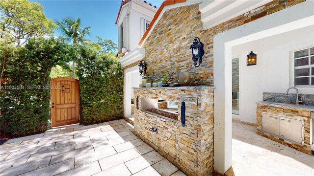 1900 Pizarro St, Coral Gables, FL 33134