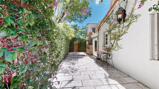 1900 Pizarro St, Coral Gables, FL 33134