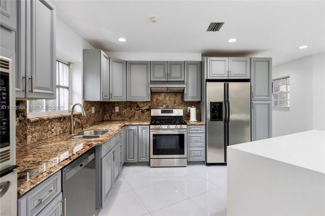 1900 Pizarro St, Coral Gables, FL 33134