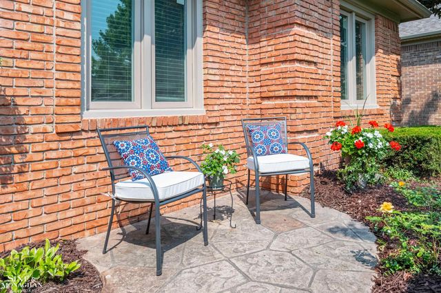 54375 Jeffery Drive, Macomb Twp, MI 48042