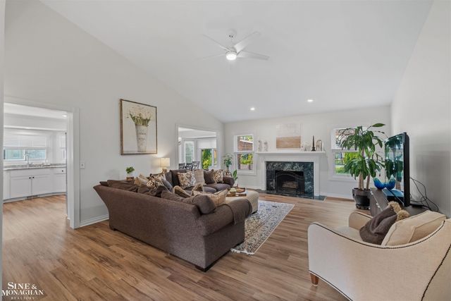 54375 Jeffery Drive, Macomb Twp, MI 48042