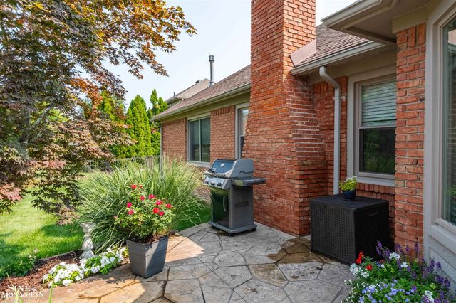 54375 Jeffery Drive, Macomb Twp, MI 48042