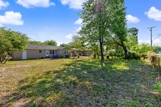 3881 Walnut Street, North Charleston, SC 29405