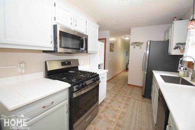 13092 Beardslee Road, Perry, MI 48872
