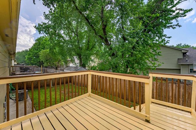 228 W Overlook Dr, Derby, KS 67037