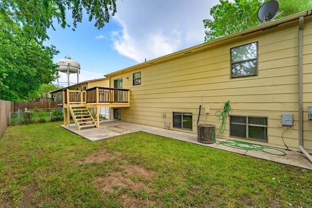 228 W Overlook Dr, Derby, KS 67037