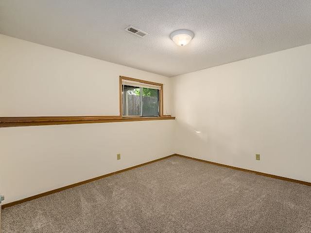 228 W Overlook Dr, Derby, KS 67037