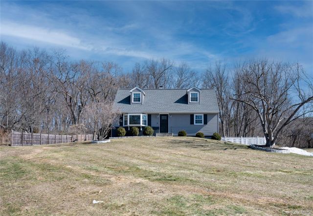 111 Vicki Lane, Hopewell Junction, NY 12533