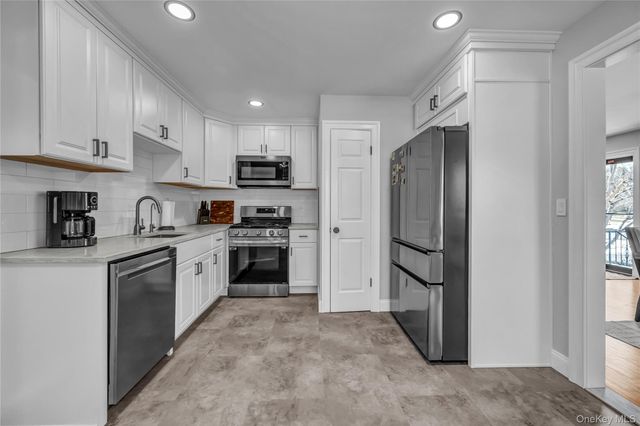 111 Vicki Lane, Hopewell Junction, NY 12533