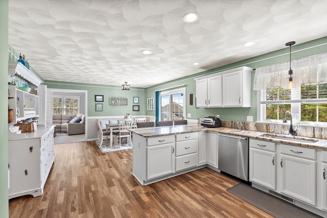 16 Alan Rd, Hudson, MA 01749